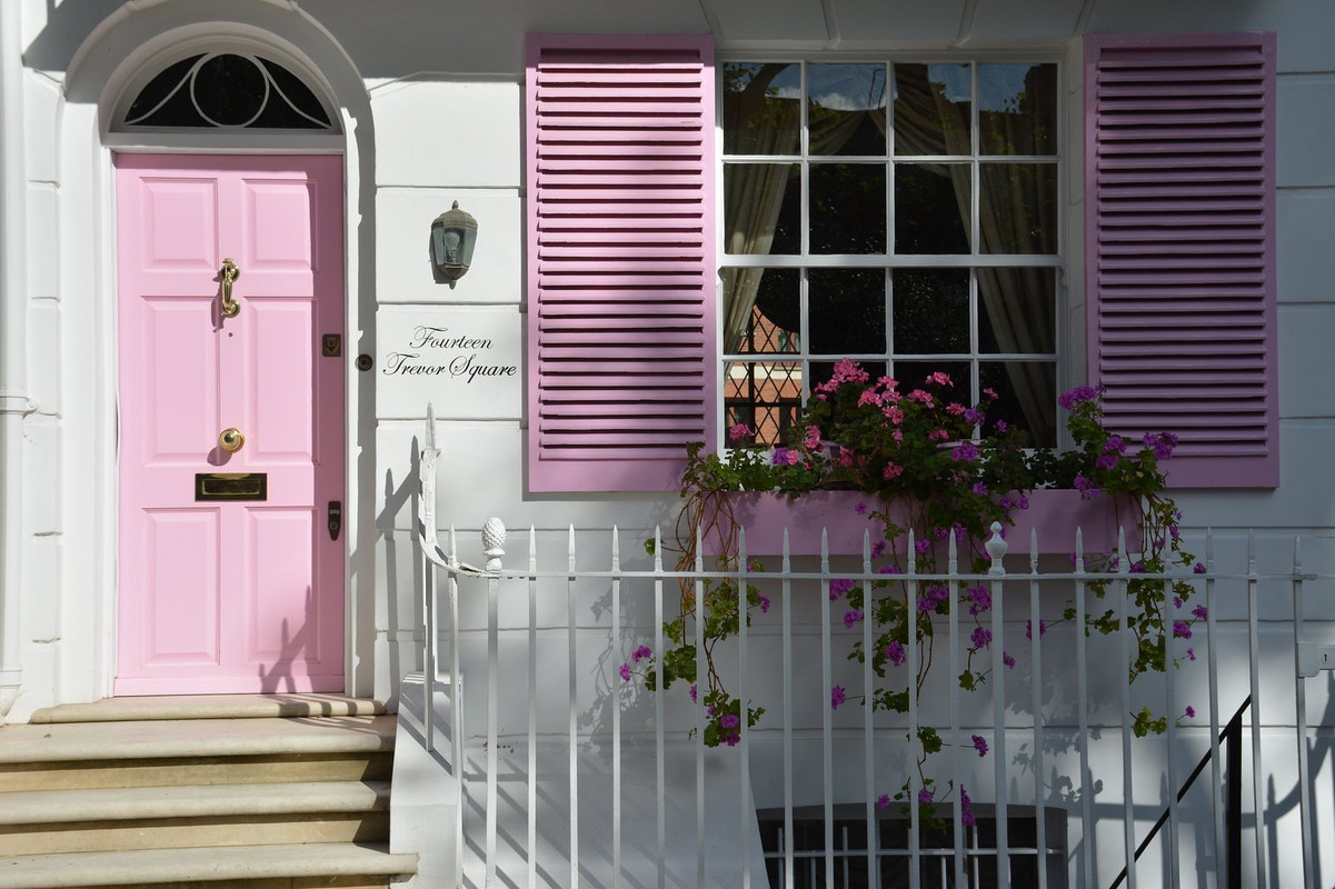 pink-house-knightsbridge.jpg