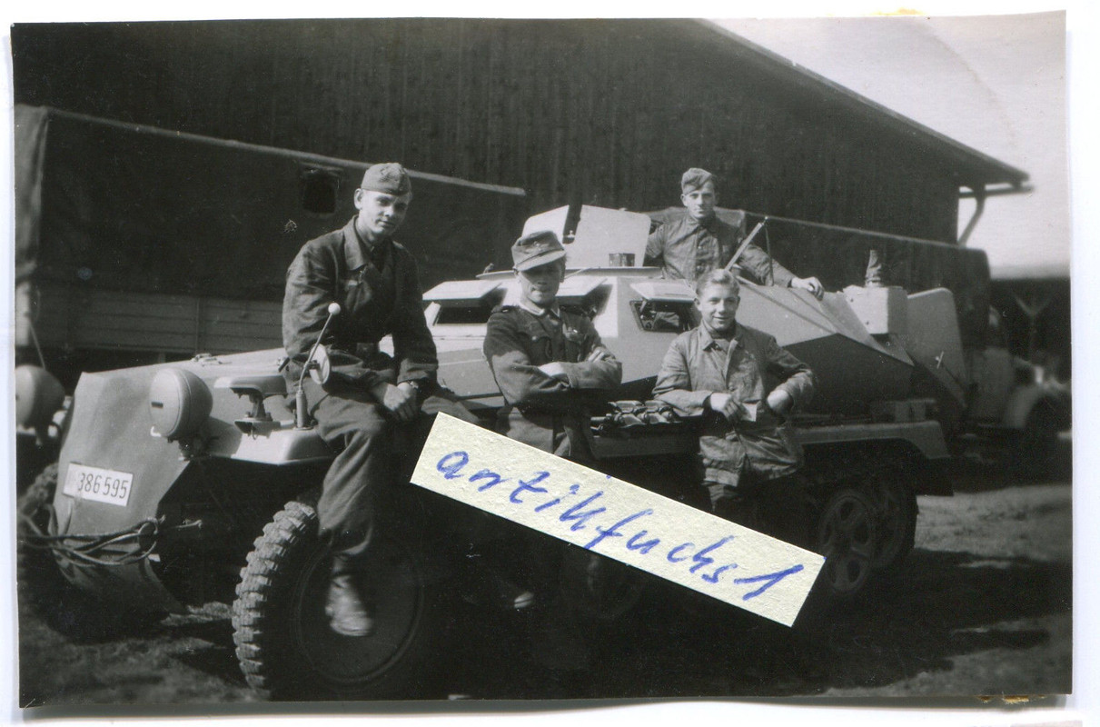 Schützen-Panzer mit 386595 , 1944