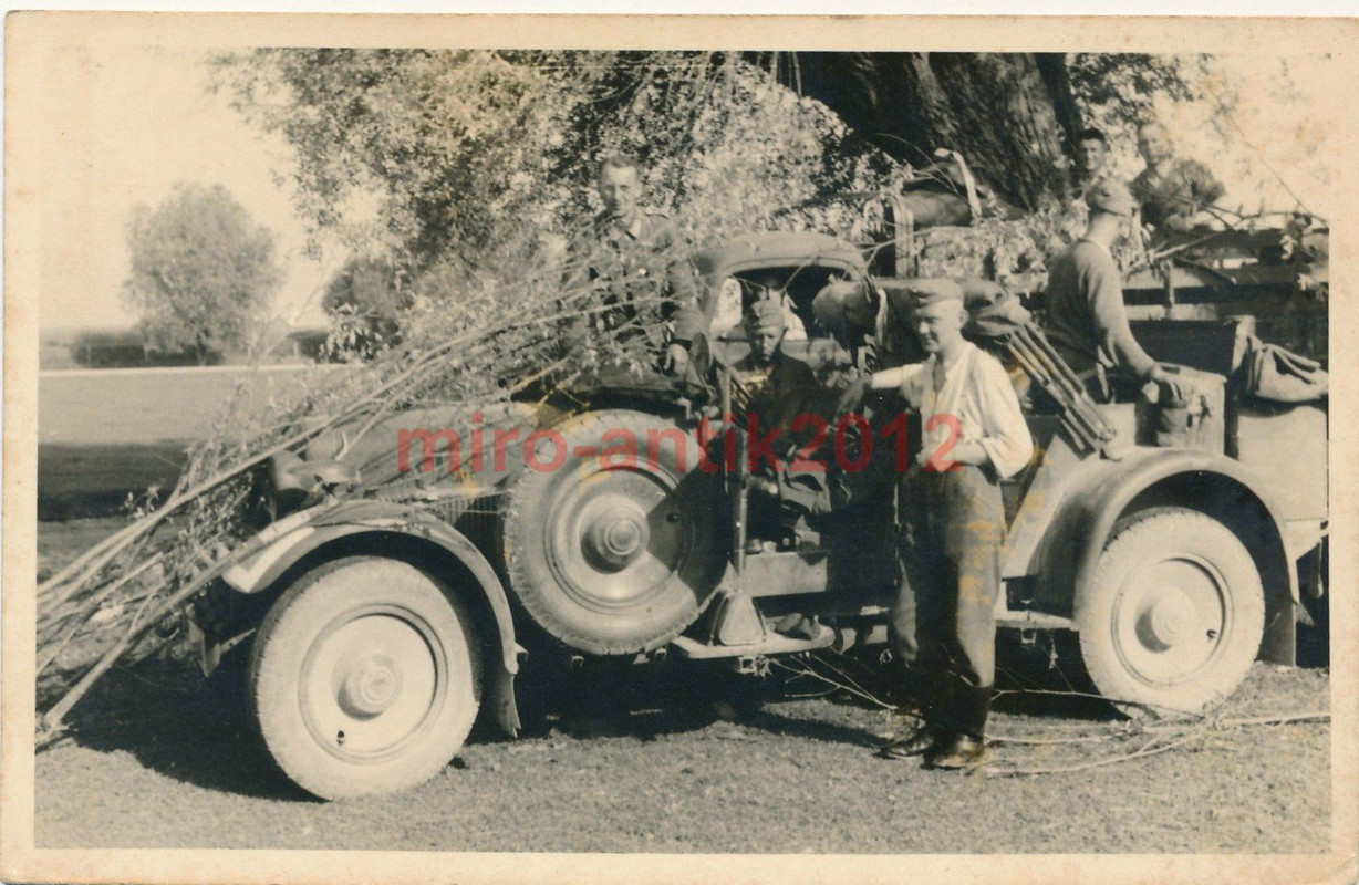 Foto, Wehrmacht, Blick auf einen getarnten Kübel