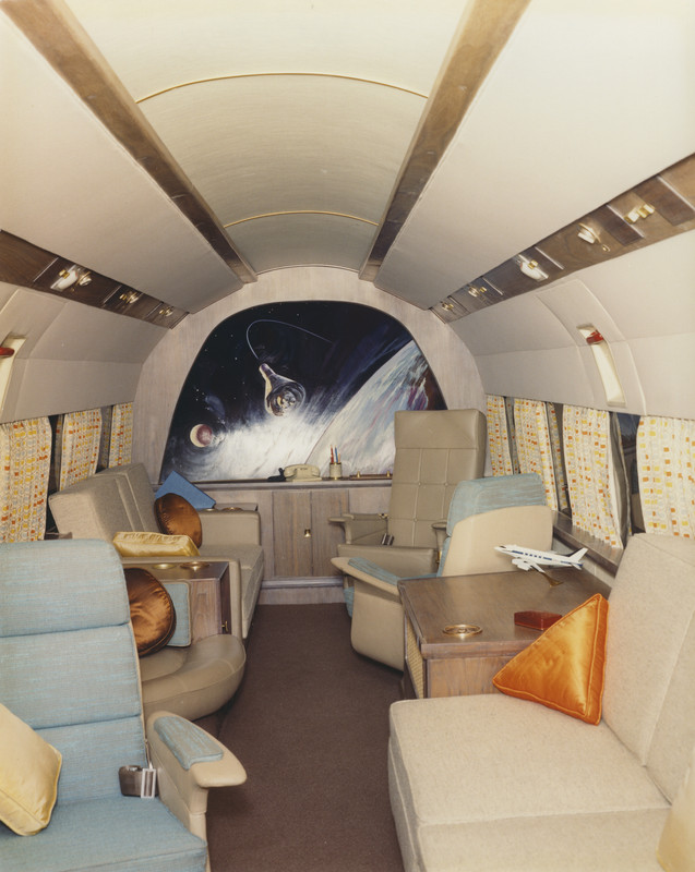 D4C 3944 Jul-60 Model 220 interior