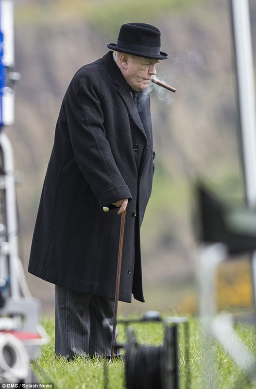 34935CAF00000578-3606831-image-a-15_1464120026719