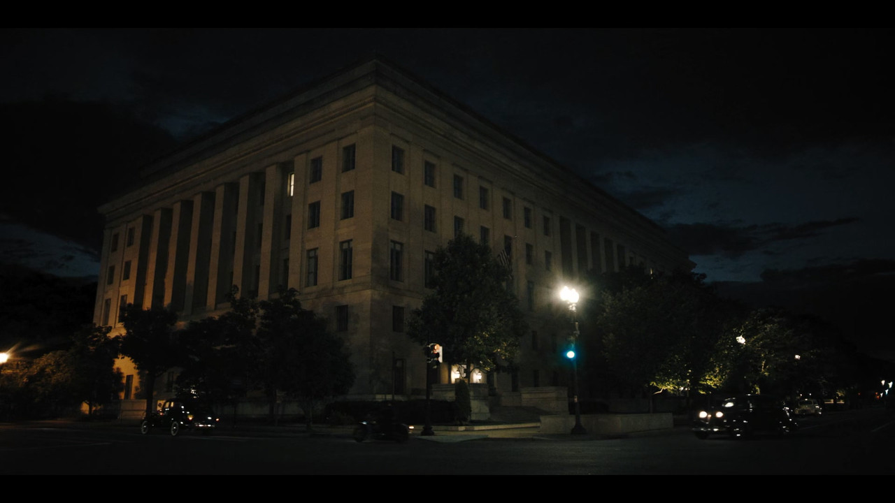 The Plot Against America (2020) S01E03 Part 3 (1080p AMZN WEB-DL x265 10bit EAC3 5.1 - HxD) [TAoE].m