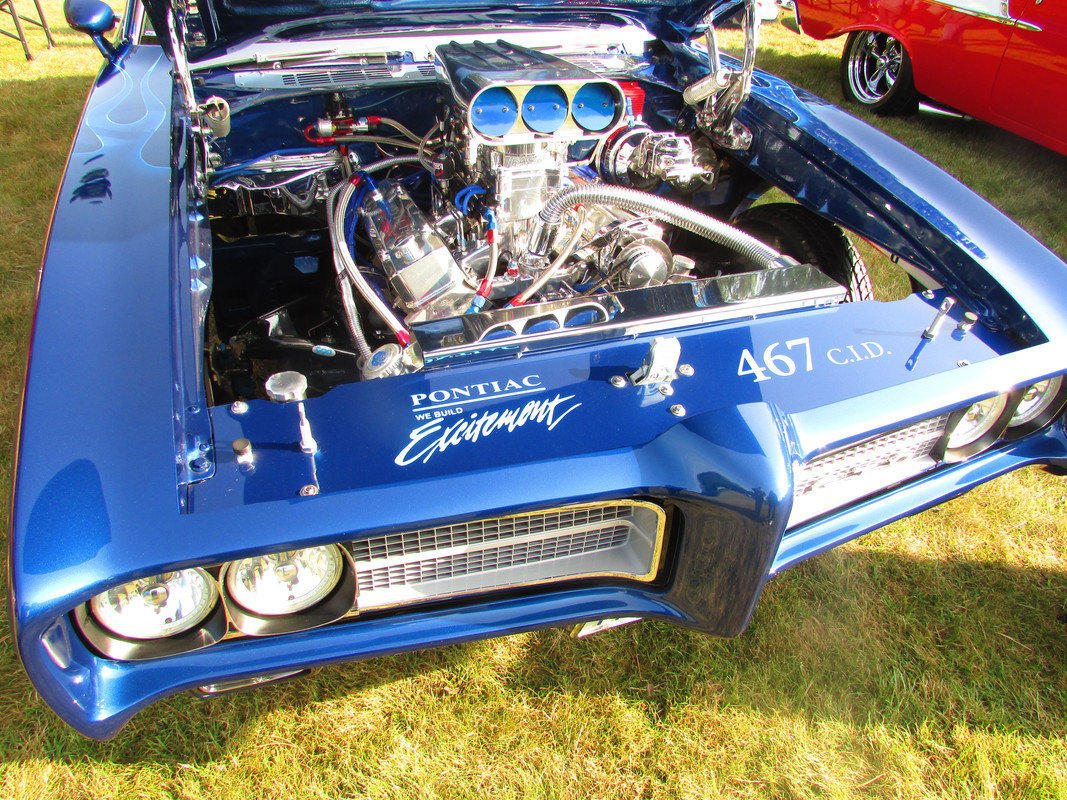 IMG_1232Pontiac engine and paint