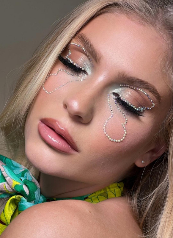 8CF7FAF8-2964-4C3A-8B93-9388FAB860E8