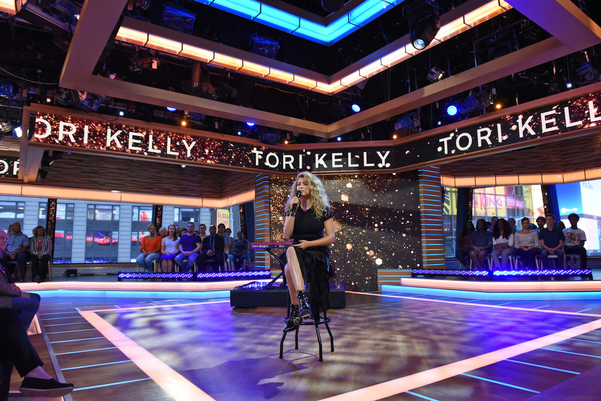 tori-kelly-good-morning-america-september-21st-2018-8_1