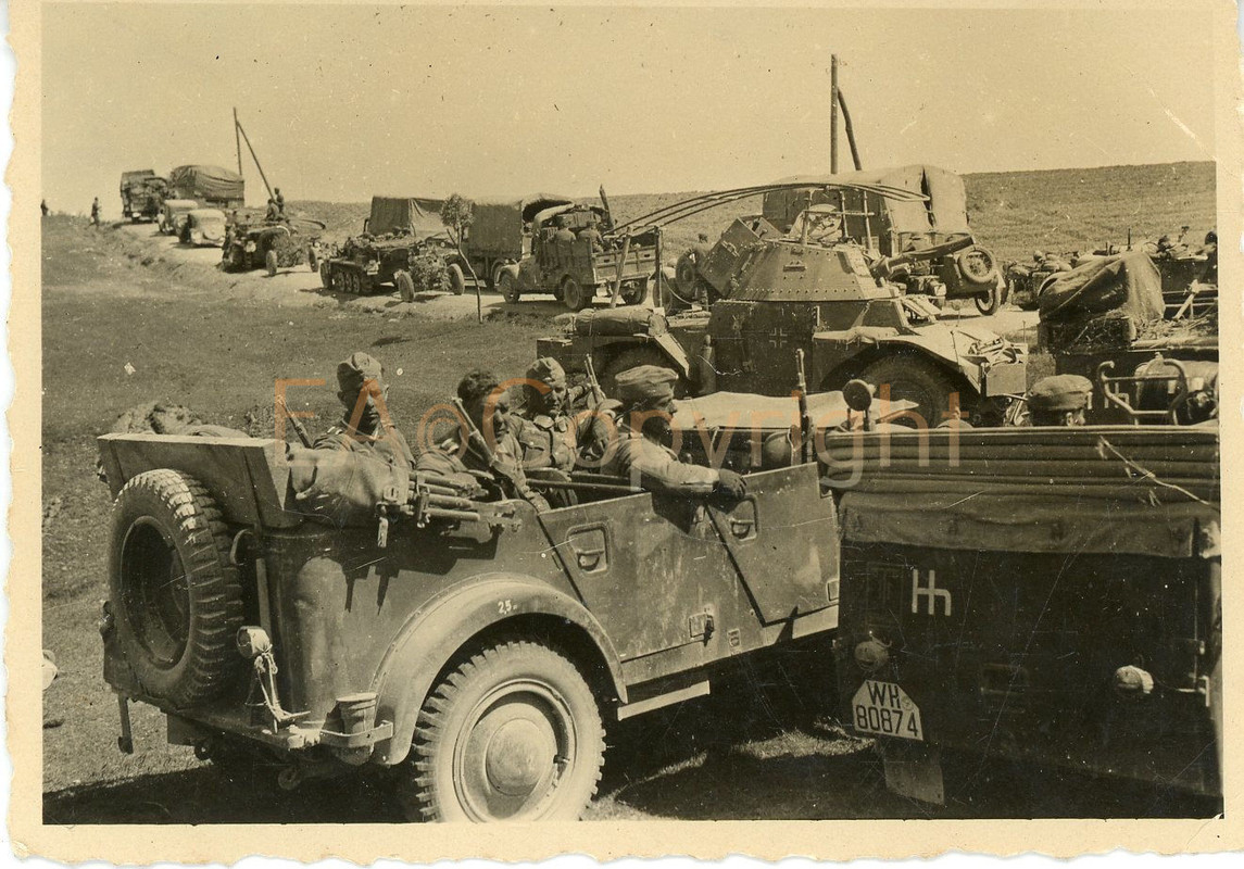 Russland Beute Panzerspähwagen Panhard Panzer Ta