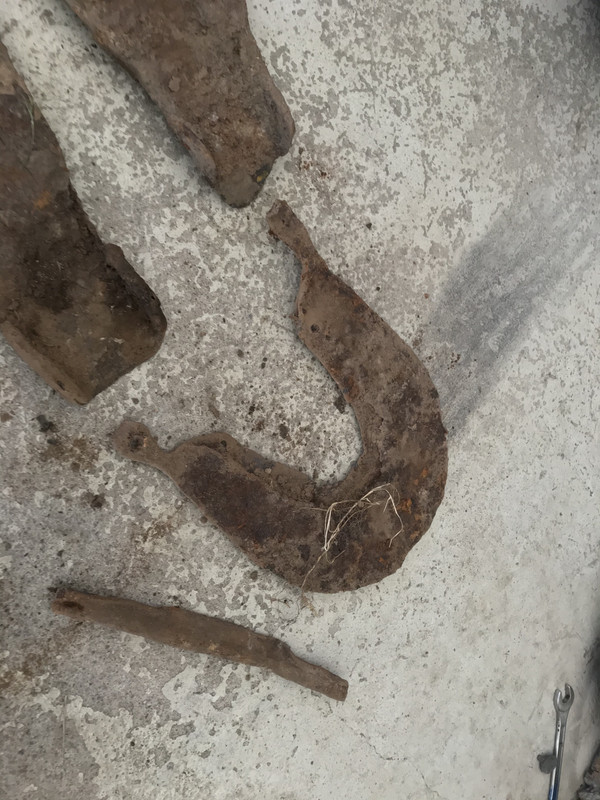 BA58F9F1-E5B3-4F0C-A5D4-D18E96B2A6AB