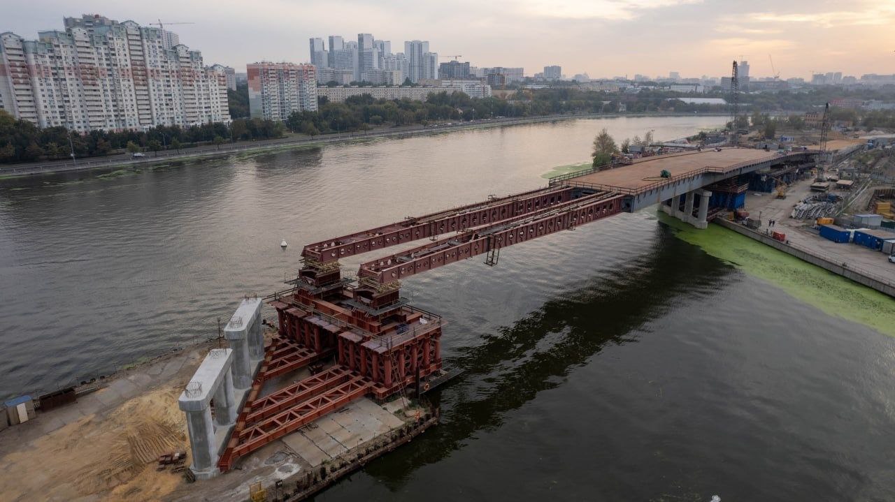 231-EF149-49-C4-4-E34-B089-D6-E4839677-B