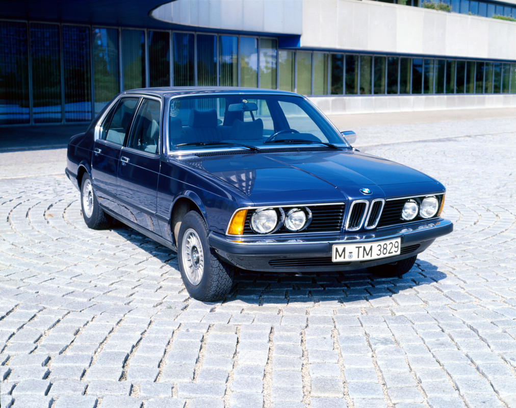P90458356_highRes_the-new-bmw-7-series