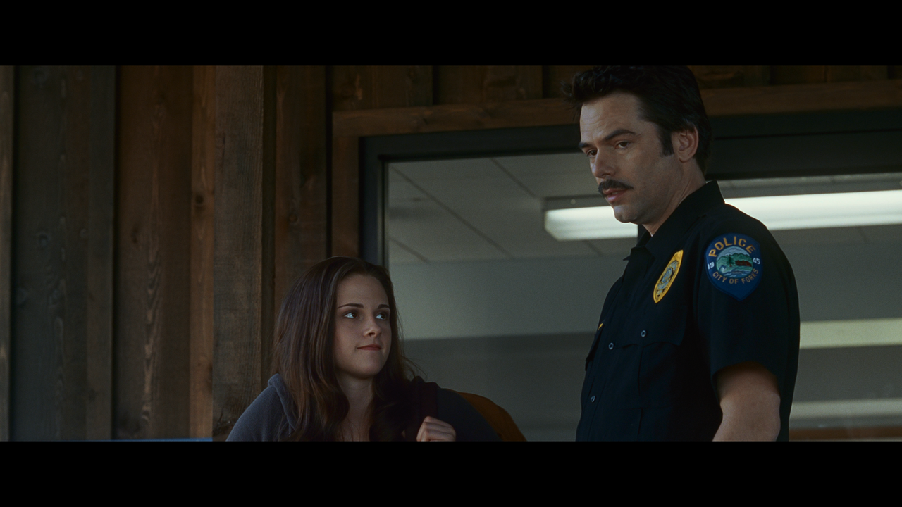 mpv-shot_The.Twilight.Saga.Eclipse.2010.2160p.UHD.BDREMUX.DV.HDR.HEVC-Нечипорук_00_12_21_0001