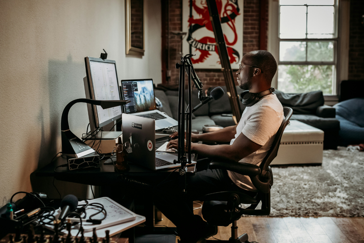 How to Create an Epic Podcasting Setup on a Budget