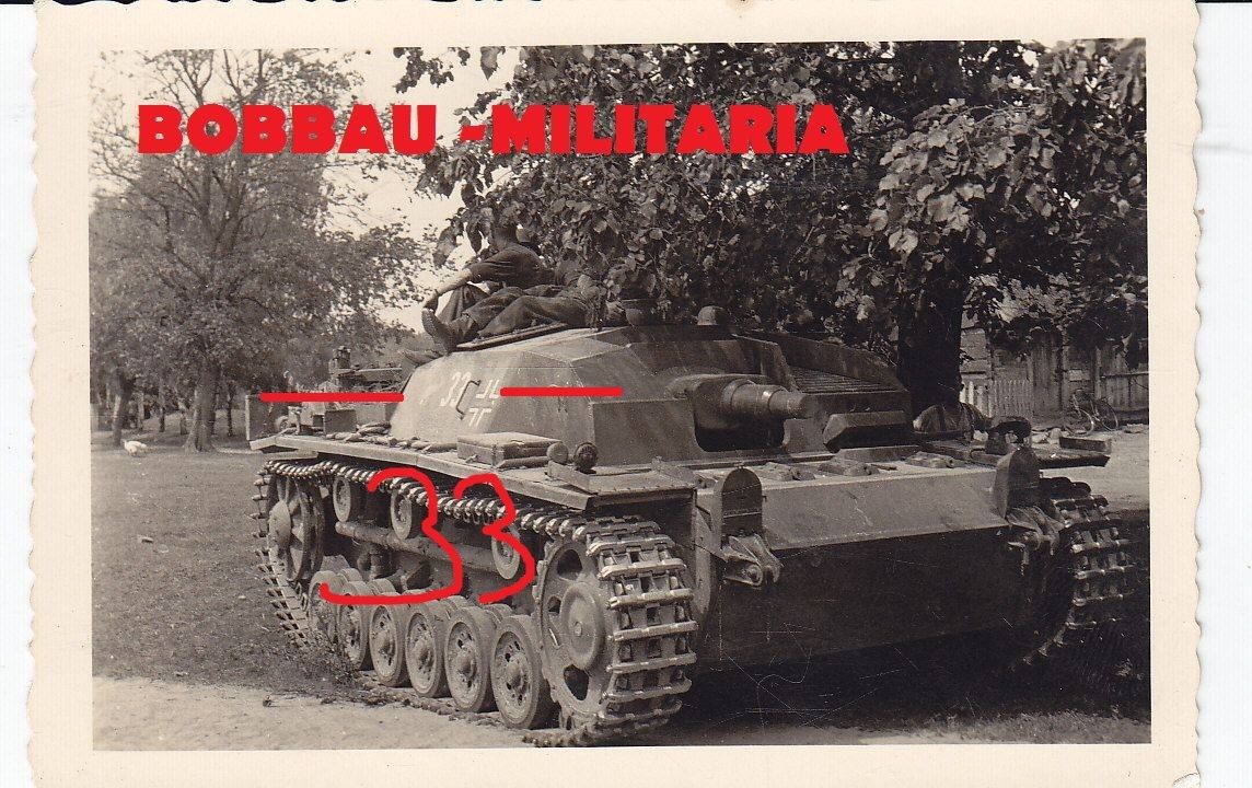 Strumgeschütz STUG III mit Wappen Elefant und Nu