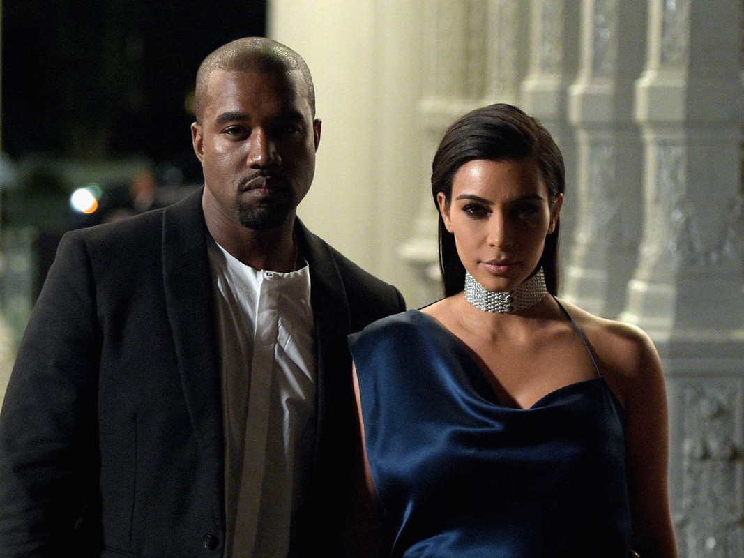 Kanye West dice que Kim Kardashian lo acusa de contratar un sicario para matarla