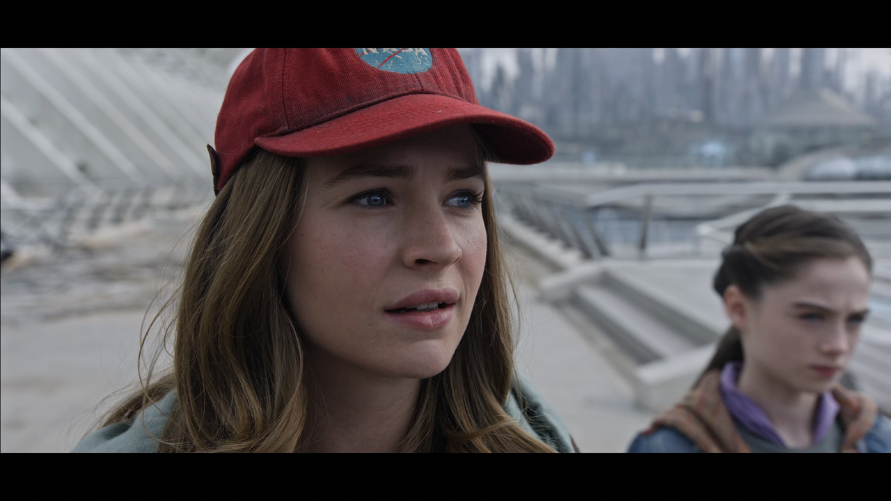 Tomorrowland.2015.2160p.WEB-DL.DDP5.1.HDR.DoVi.Hybrid.P8.by.DVT.mkv_snapshot_01.27.19_[2022.07.06_12