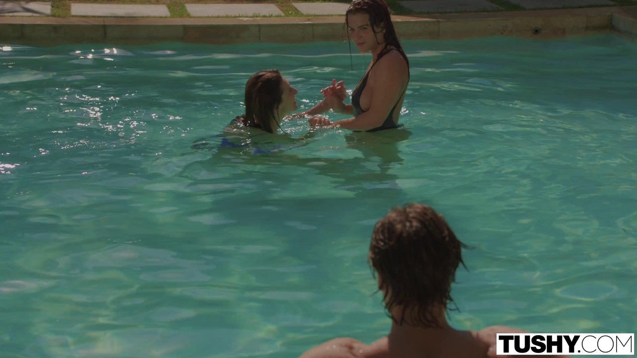 vlcsnap-2023-04-08-19h10m32s178