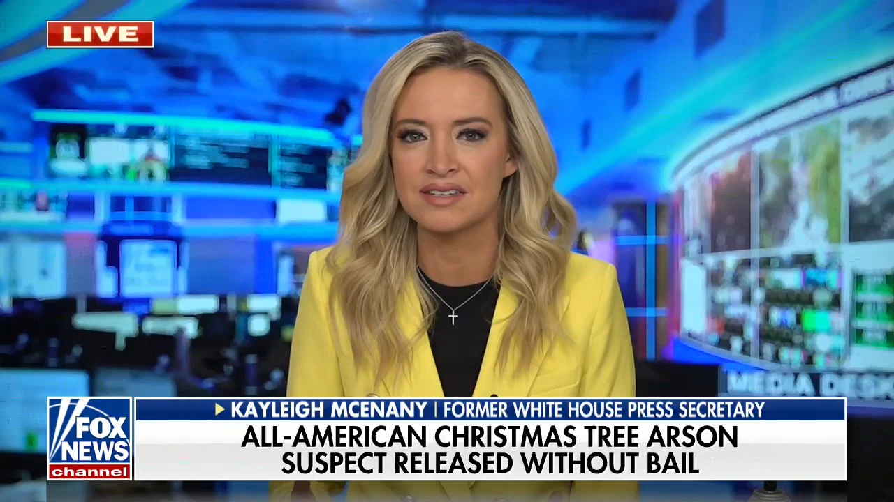 12.09 - 09.00.00 - Fox and Friends First. A precursor to Fox News's m..._001.ts_snapshot_13.17.892