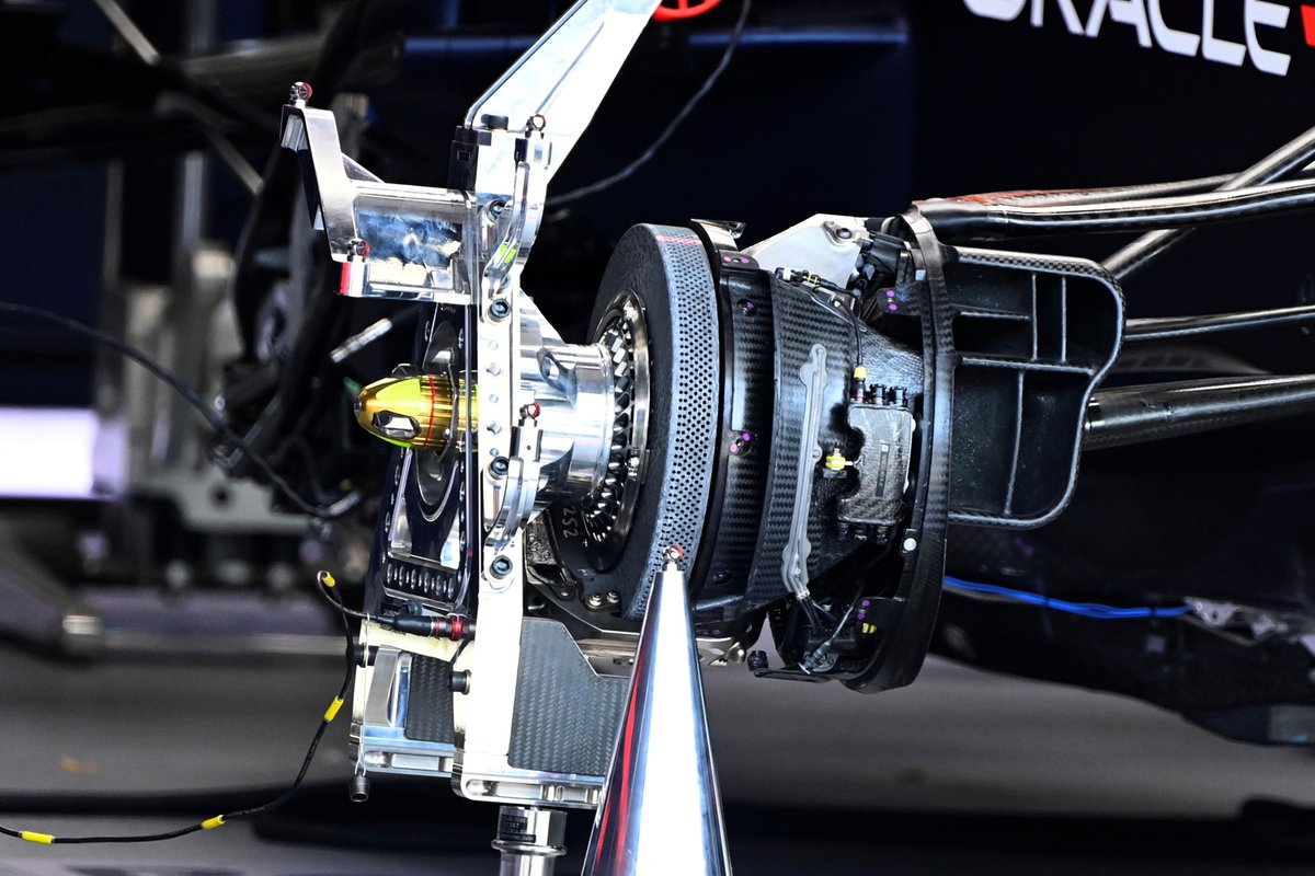 red-bull-racing-rb16b-detail-1 (1)