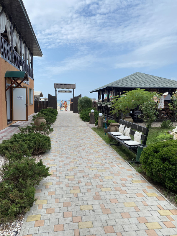 ED22EF33-BF99-4275-B20E-72BB4C13787D