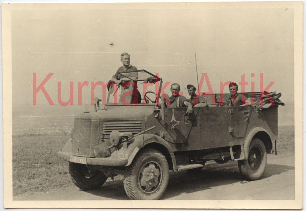 Foto Wehrmacht PKW LKW Kübel Steyr Mercedes Benz 1500 mit Wappen