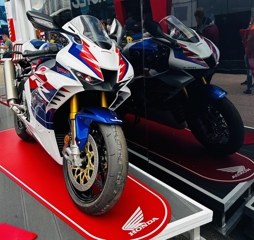 ECB7C567-8F79-4649-937D-A4D35E14D6C8