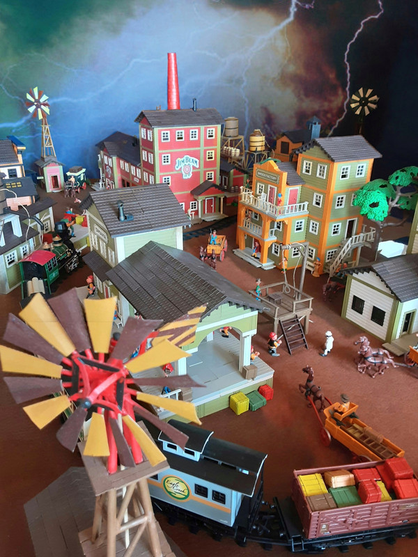 Diorama West 2021 - 004