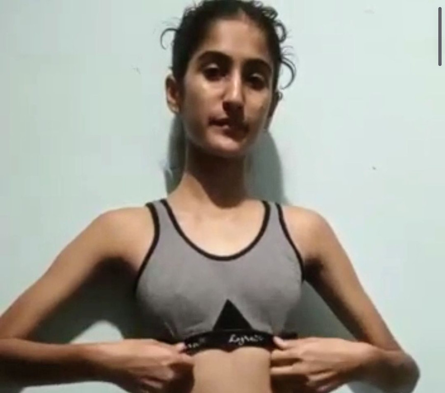 slim girl nude video record flashing her boob
