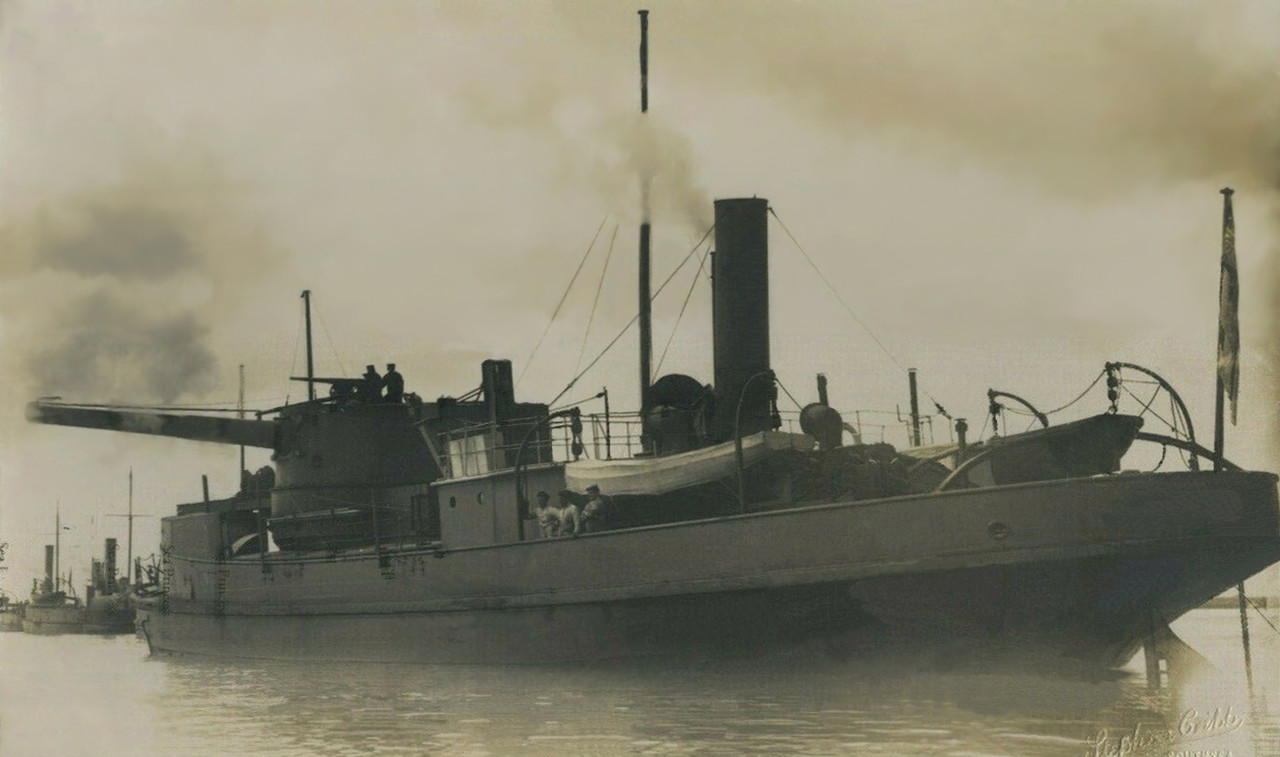 Англ. Royal Navy HMS Drudge by Stephen Cribb c.1900. Portsmouth flat iron gunboat