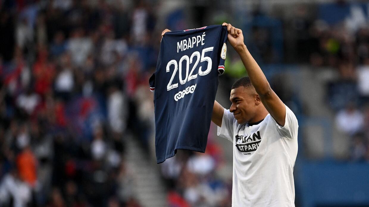 Mbappé revela que habló con Messi y Neymar antes de renovar con el PSG