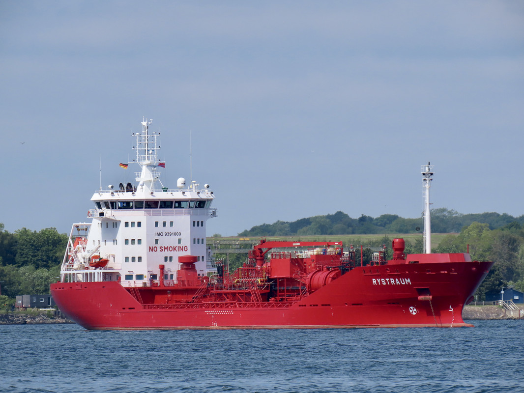 5493A40B-4642-4C4C-BD04-73CB0381EE97