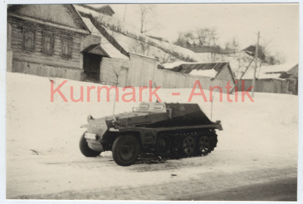 Foto Wehrmacht Russland Front Panzer Spähwagen 250 in Brjansk