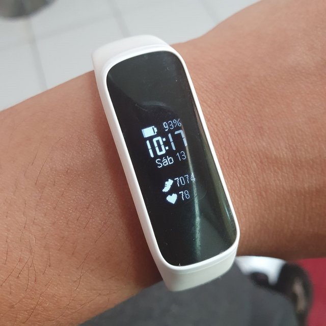 galaxy fit branco
