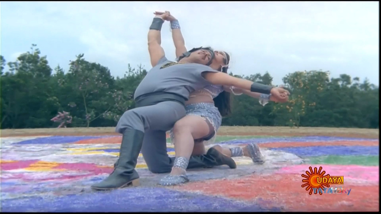 Jayamalini Hot Jungle Song~HDTV.mp4_20201024_124846.306