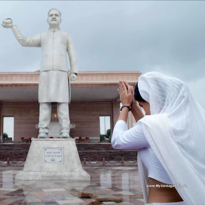 white-saree-look-of-isha-talwar-as-madhuri-yadav-in-mirzapur-season-3
