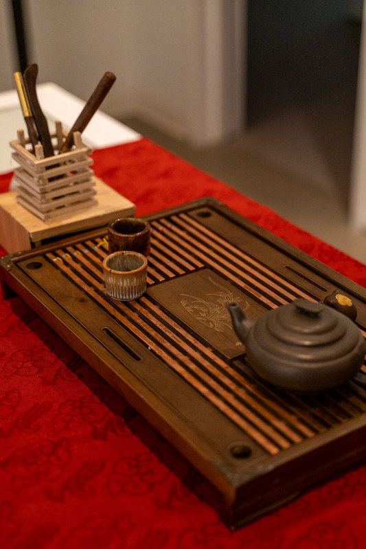 Tea tray synthesizer