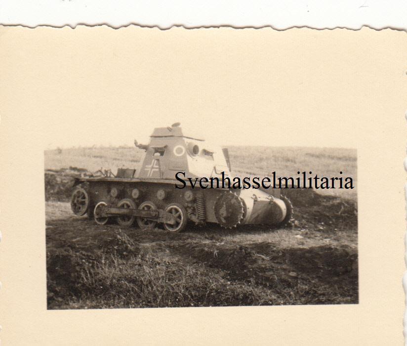 Original Foto Zerstörte Panzerkampfwagen Wrack B