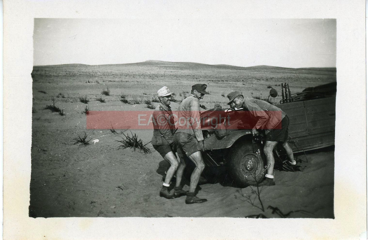 PKW Auto Kübelwagen VW Typ 82 DAK Afrika Foto