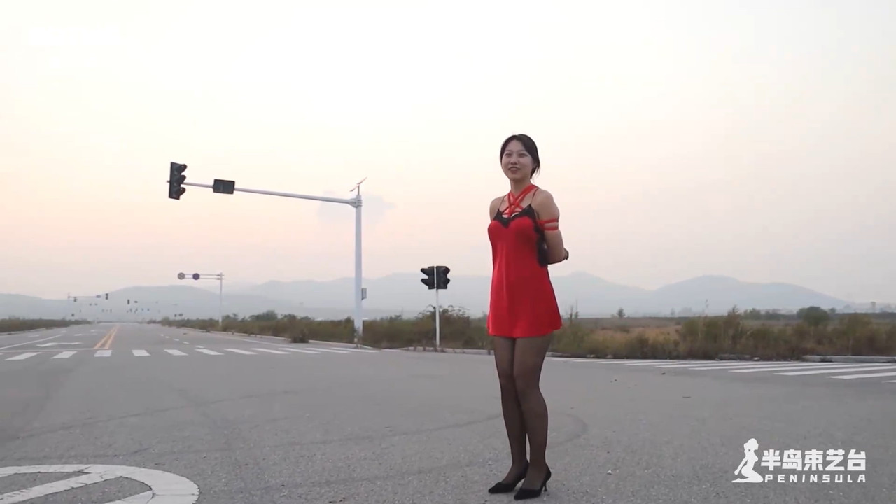 半岛束艺 疯狂的碰碰车 拉丁.mp4_20211020_130401.948