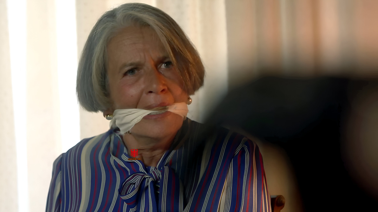 Loukia Papadaki 10 - Electra S02E02