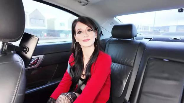 JacquieEtMichelTV – Tina – 30 years old, from Villefranche-sur-Mer!