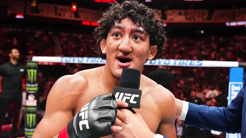 Раул Росас срещу Роб Фонт на Noche UFC 3