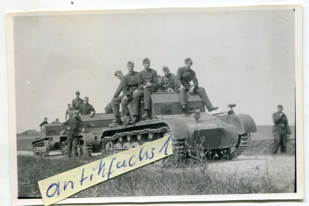 Foto - Panzer mit Sonder-Aufbau der Reichs-Motor-Schule Lyck in Ostpreußen 2.WK (1)