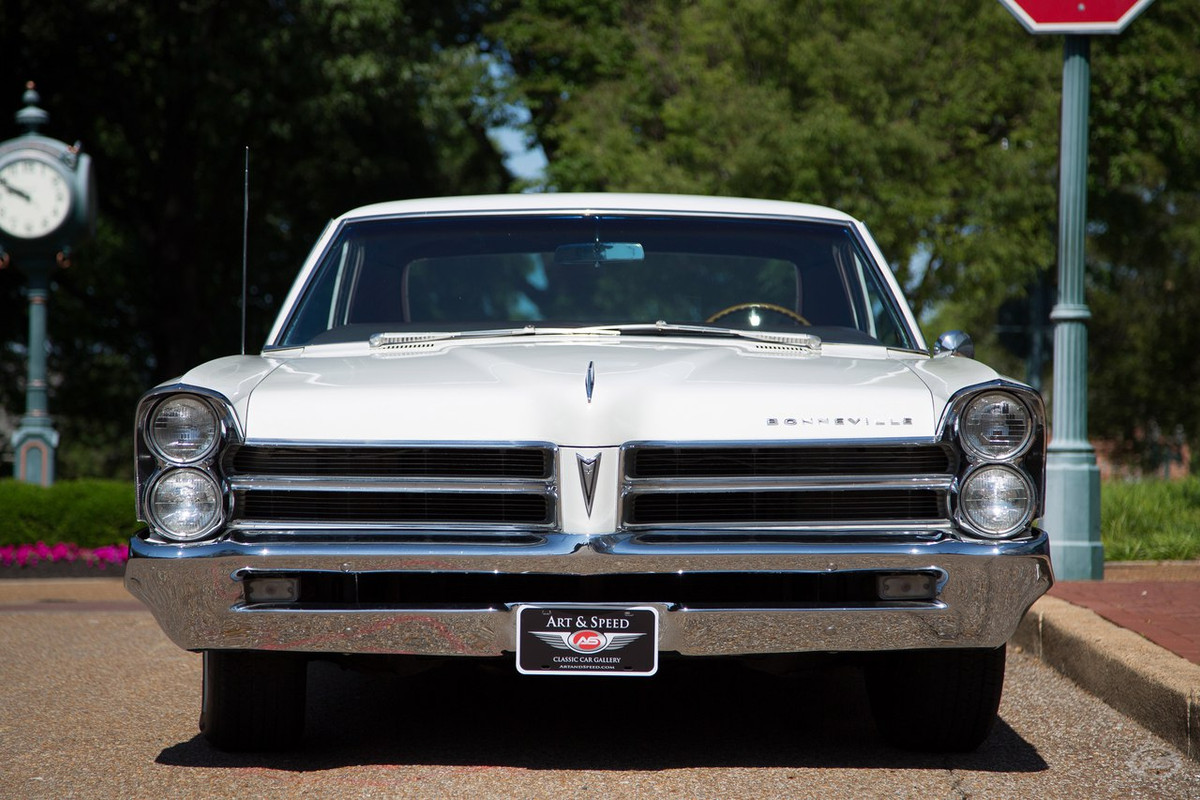 1965 Pontiac Bonneville 3