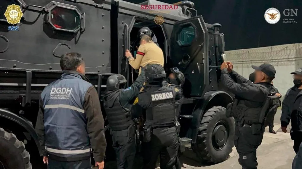 Trasladan a 49 reclusos de la CDMX a penales federales