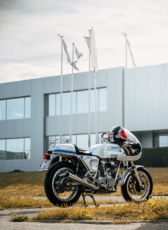 900SS static rally Wavre