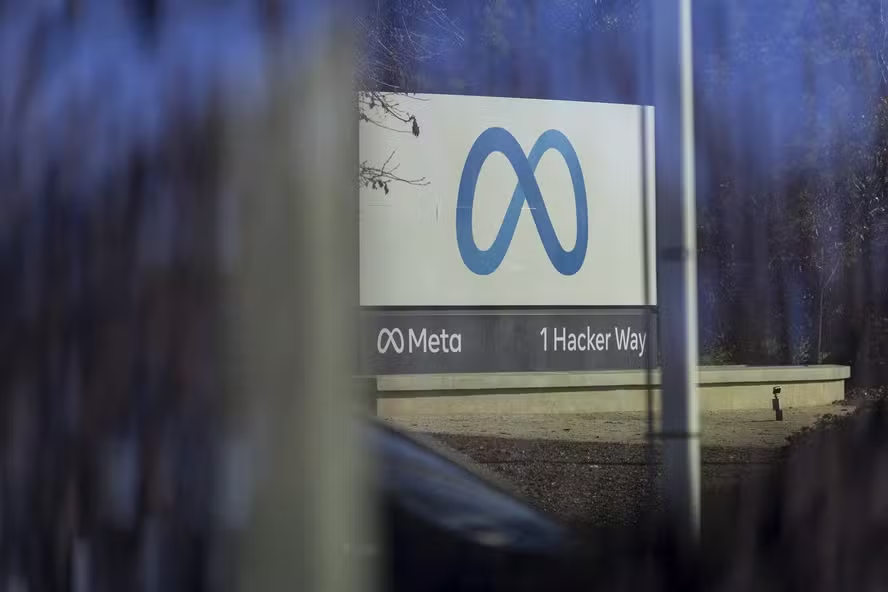 Cadeado de segurança e smartphone