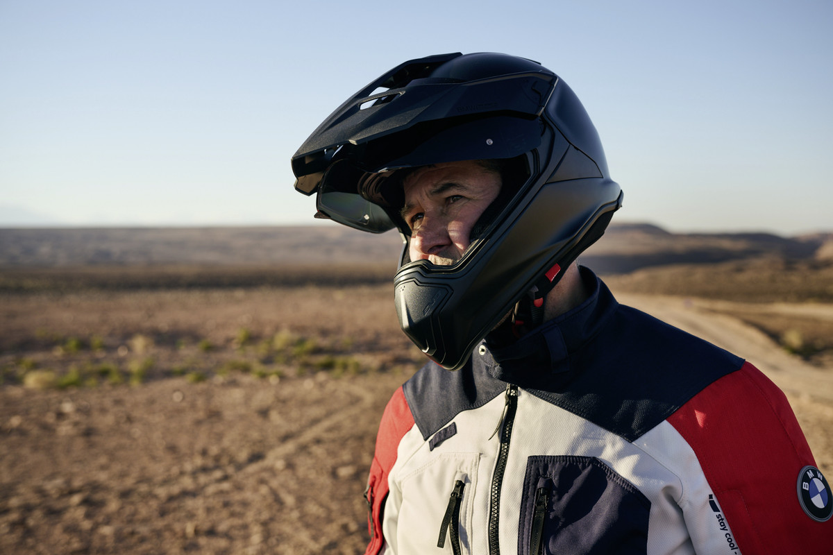 P90533826_highRes_bmw-motorrad-clothin