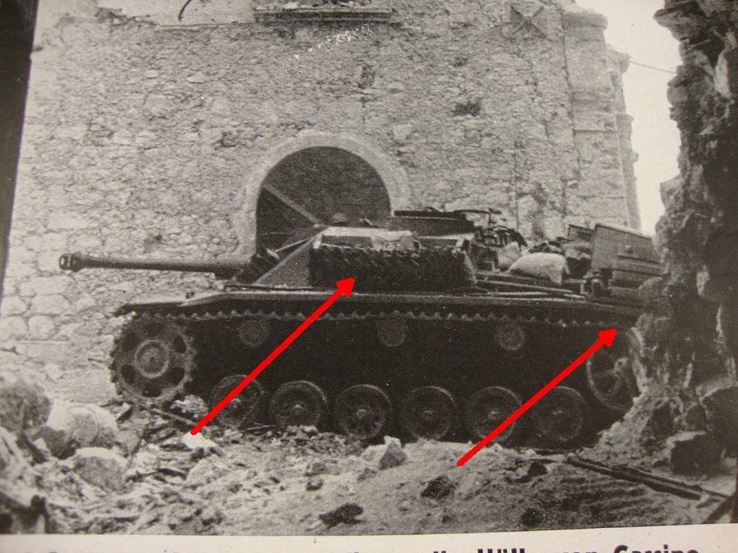 Pressefoto Monte Cassino, FALLSCHIRMJÄGER UND ST