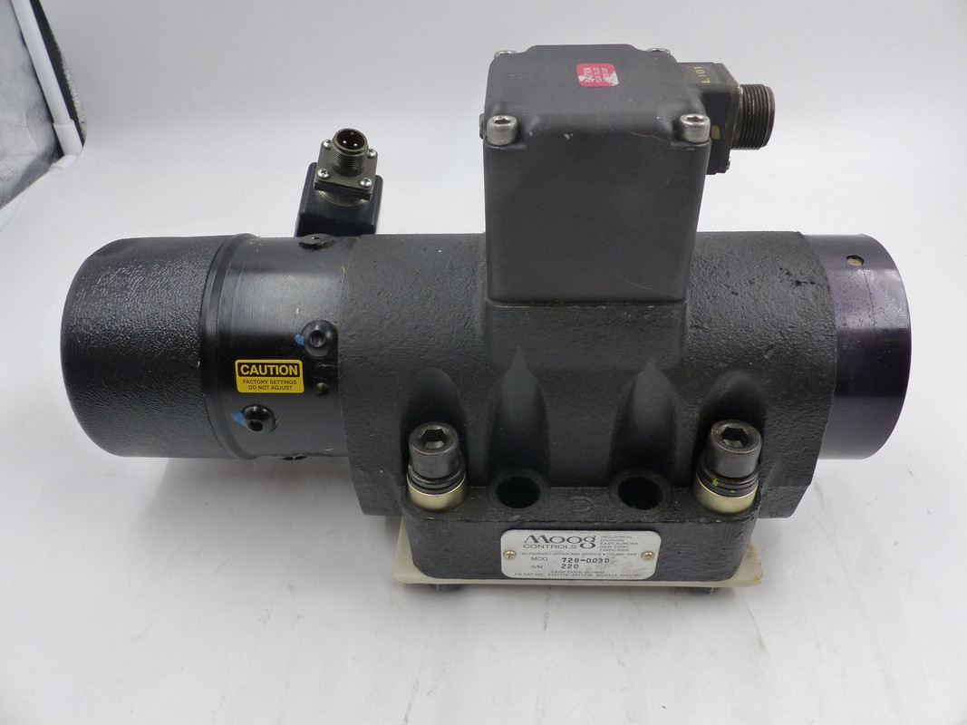 MOOG 728 SERIES SERVO VALVE 728-003D MOOG 728 SERIES SERVO VALVE 728-003D