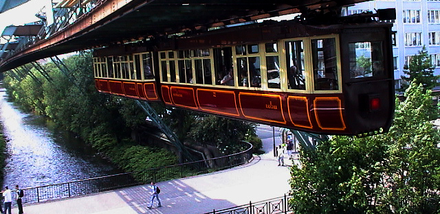 Zwevende tram wuppertal