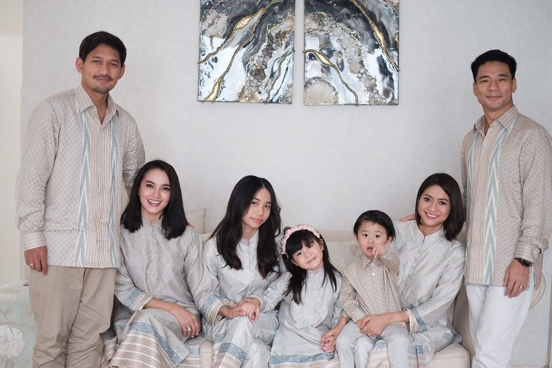 Momen lebaran tahun 2021 yang dirayakan oleh Ririn Ekawati dan Ibnu Jamil.